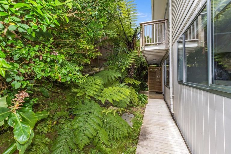 Photo of property in 1/56 Collins Avenue, Tawa, Wellington, 5028