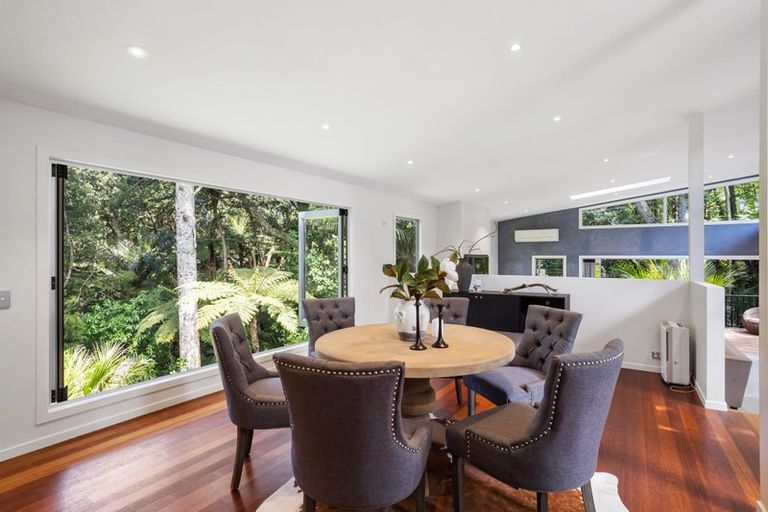 Photo of property in 18 Kereru Grove, Greenhithe, Auckland, 0632