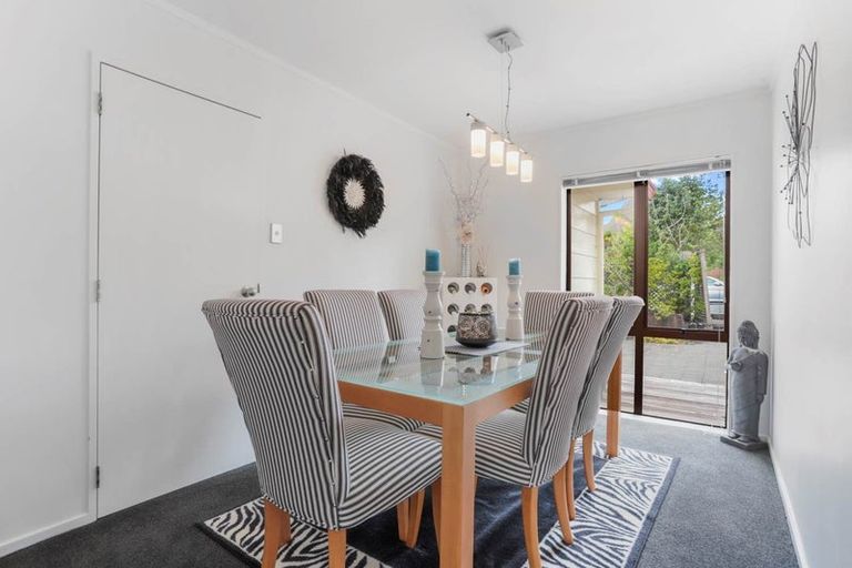 Photo of property in 43 Vintage Drive, Henderson, Auckland, 0612