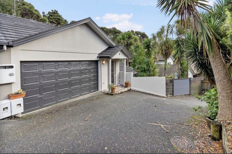Photo of property in 1/114 Seaview Road, Glenfield, Auckland, 0629