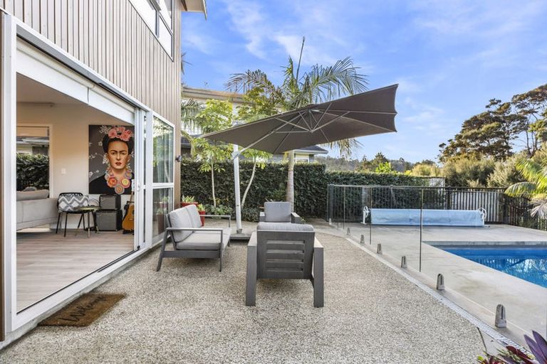 Photo of property in 284e Schnapper Rock Road, Schnapper Rock, Auckland, 0632