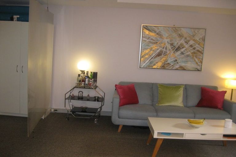 Photo of property in Gerondis Bldg Apartments, 407/60 Willis Street, Wellington Central, Wellington, 6011