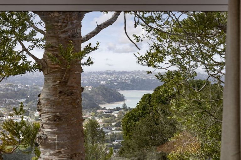 Photo of property in 42 Rangiwai Road, Titirangi, Auckland, 0604