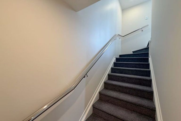 Photo of property in 6/10 Orchid Place, Te Atatu South, Auckland, 0610