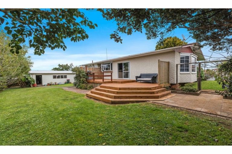 Photo of property in 22 Cheam Place, Pakuranga Heights, Auckland, 2010