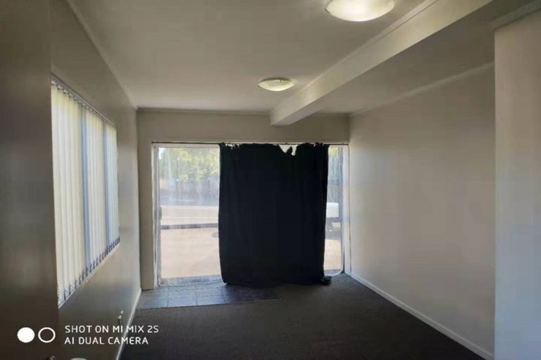 Photo of property in 124 View Road, Sunnyvale, Auckland, 0612