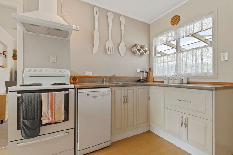 Photo of property in 4a Bata Place, Pomare, Rotorua, 3015