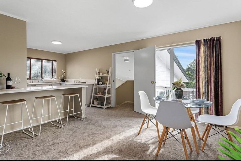 Photo of property in 3/45 Everglade Drive, Goodwood Heights, Auckland, 2105