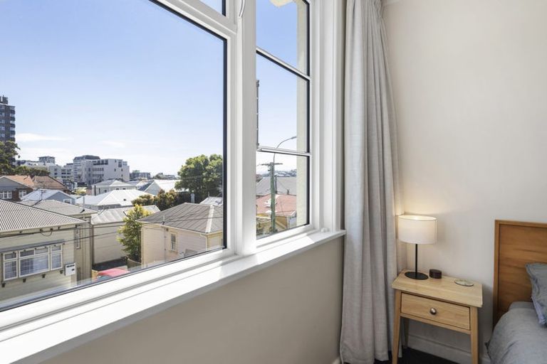 Photo of property in Winslow Apartments, 5/2 Ohiro Road, Aro Valley, Wellington, 6021