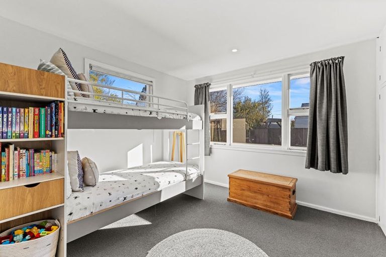 Photo of property in 29 Sturrocks Road, Redwood, Christchurch, 8051