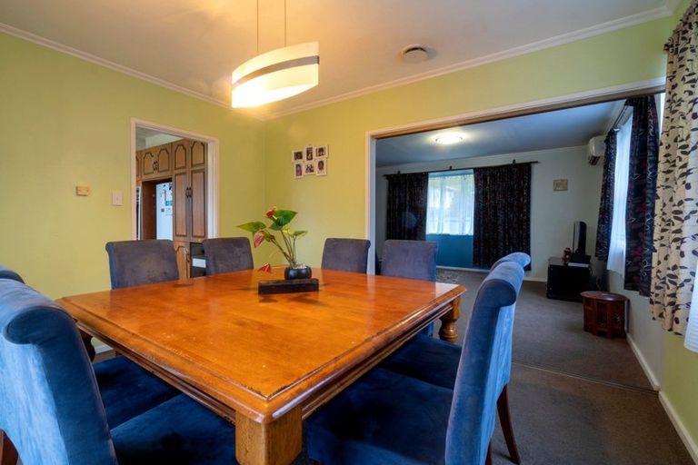 Photo of property in 15 Rembrandt Avenue, Tawa, Wellington, 5028