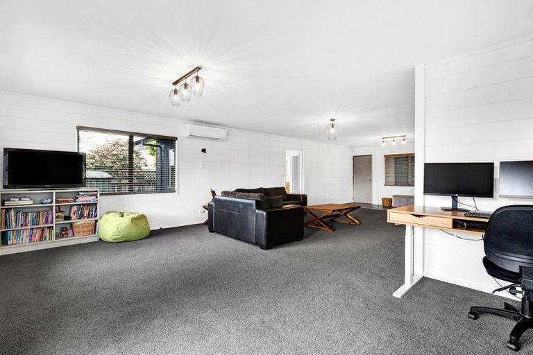 Photo of property in 23b Veale Road, Frankleigh Park, New Plymouth, 4310