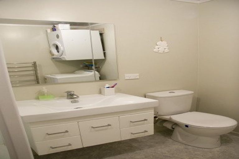 Photo of property in 2 Foyle Street, Island Bay, Wellington, 6023