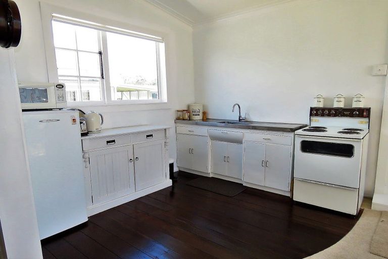 Photo of property in 44 Adderley Street, Westport, 7825