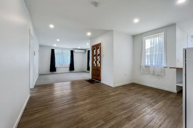 Photo of property in 126 Castor Crescent, Cannons Creek, Porirua, 5024