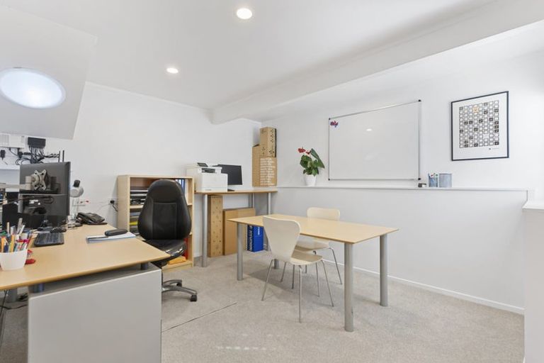 Photo of property in 32 Sartors Avenue, Northcross, Auckland, 0630