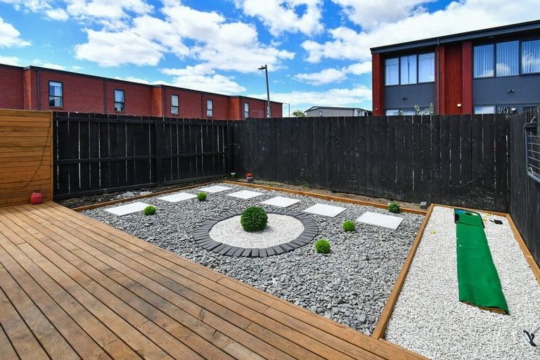 Photo of property in 1 Te Aparangi Road, Papakura, 2110