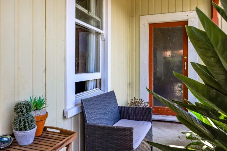 Photo of property in 68 Domett Street, Opunake, 4616