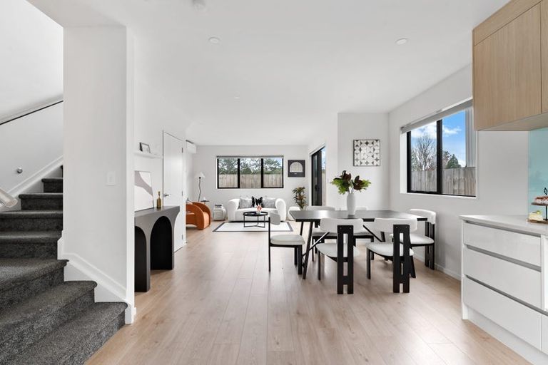 Photo of property in 22d Aorangi Place, Birkenhead, Auckland, 0626