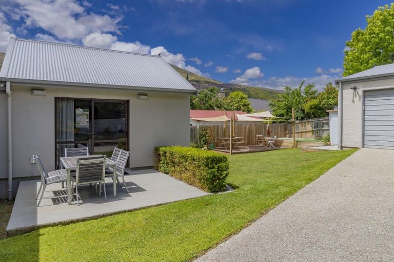 Photo of property in 27 Hood Crescent, Arrowtown, 9302