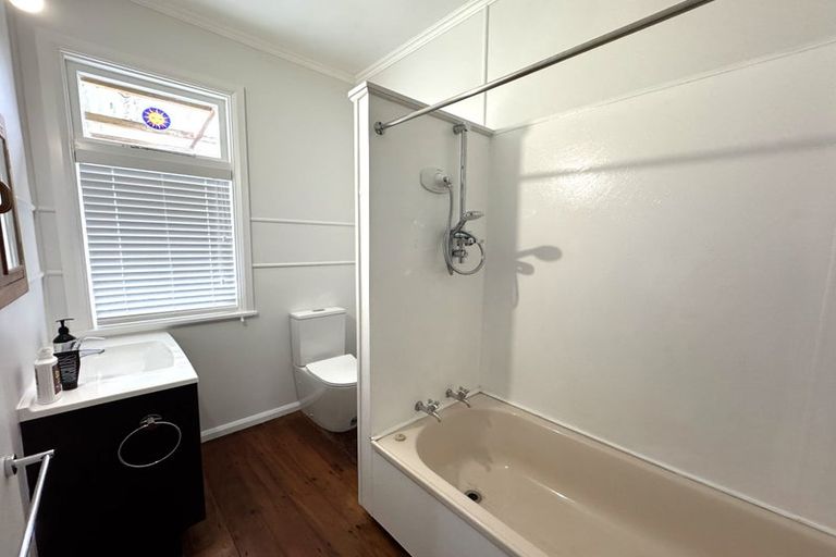 Photo of property in 120 Jickell Street, Hokowhitu, Palmerston North, 4410