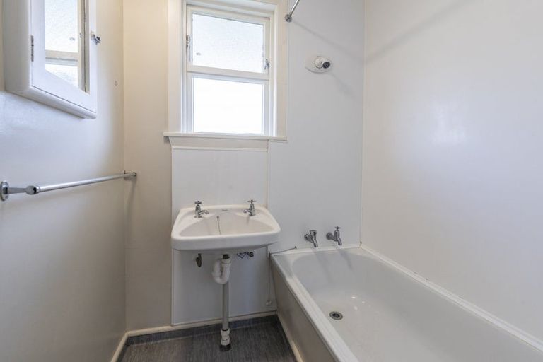 Photo of property in 62 Hollyford Avenue, Bryndwr, Christchurch, 8053