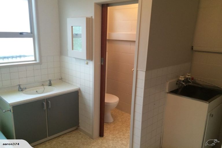 Photo of property in 1-6/145 Knighton Road, Hillcrest, Hamilton, 3216