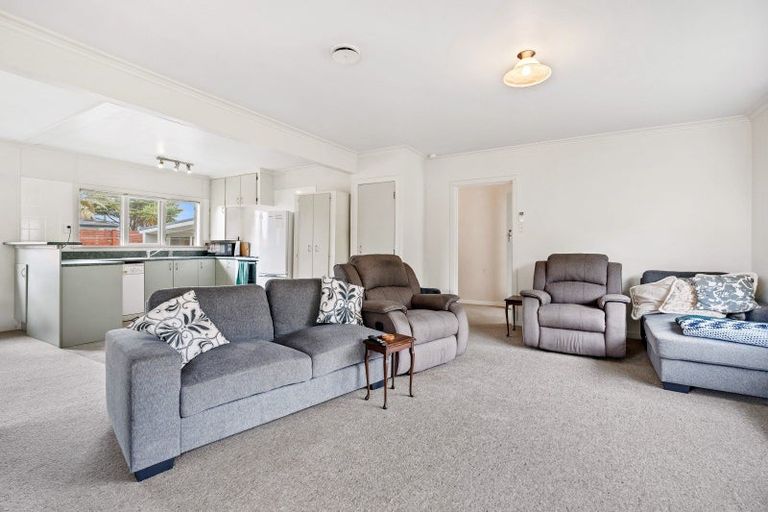 Photo of property in 172 One Tree Point Road, One Tree Point, 0118