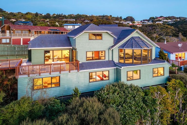 Photo of property in 19 Kinloch Place, Papakowhai, Porirua, 5024