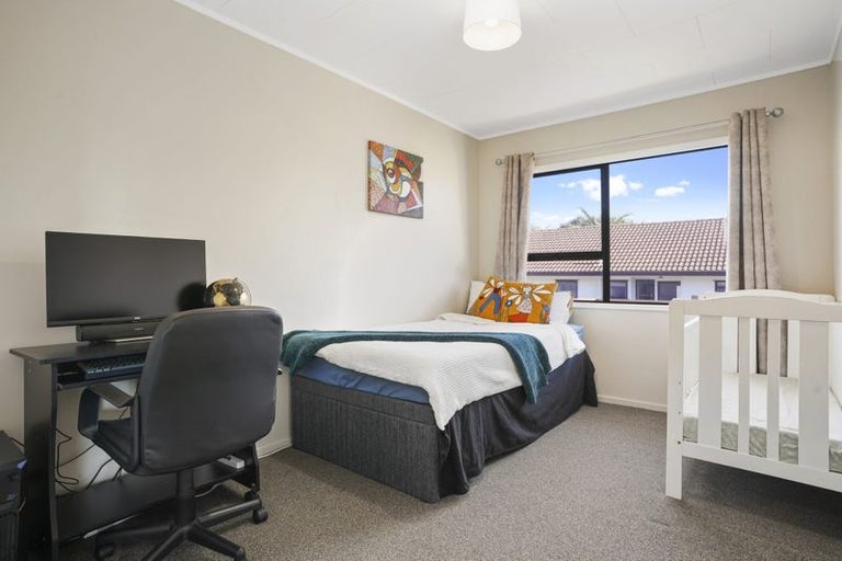 Photo of property in 8 Santiago Crescent, Unsworth Heights, Auckland, 0632