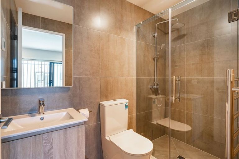 Photo of property in 11 Ngaru Way, Orewa, 0931