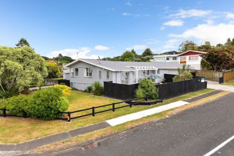 Photo of property in 1 Hatea Place, Dinsdale, Hamilton, 3204