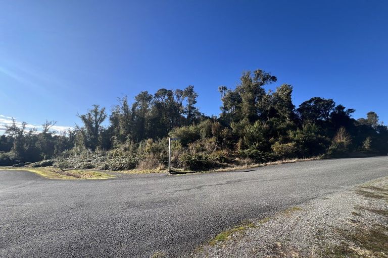 Photo of property in 1 Kakapo Way, Moana, 7875