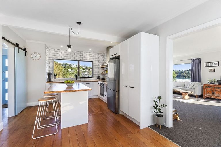 Photo of property in 4 Kiriwai Road, Paremata, Porirua, 5024