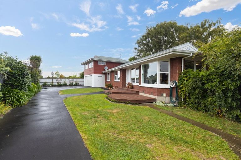 Photo of property in 15 Tralee Place, Bishopdale, Christchurch, 8053