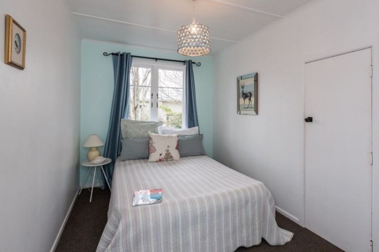 Photo of property in 12 Nimon Street, Havelock North, 4130