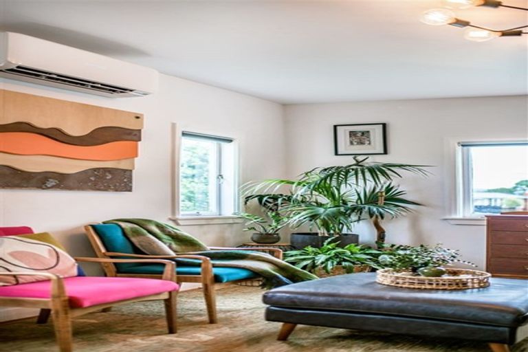 Photo of property in 18 Kamara Road, Glen Eden, Auckland, 0602