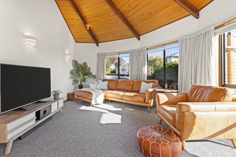 Photo of property in 3a Tauroa Road, Havelock North, 4130