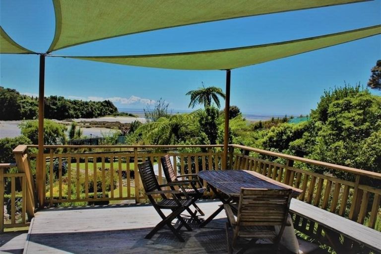 Photo of property in 50 Rangihaeata Road, Rangihaeata, Takaka, 7182