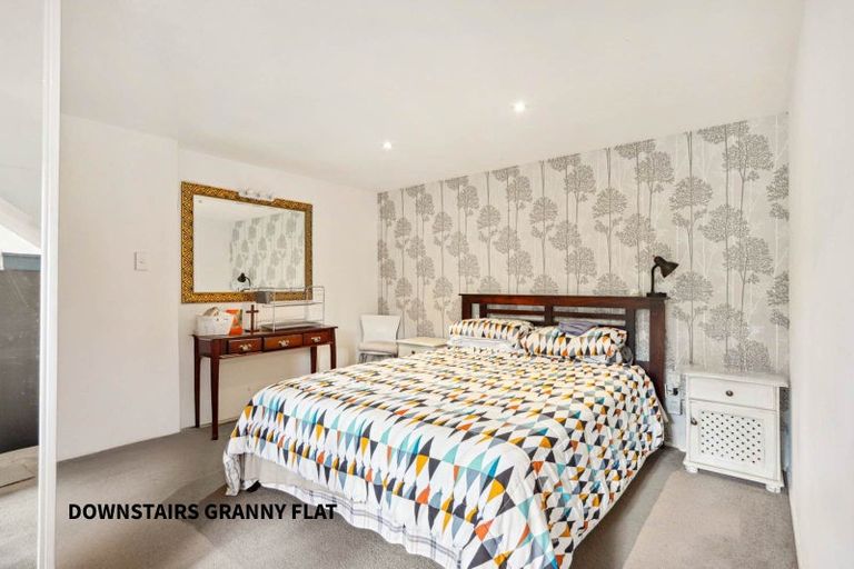 Photo of property in 15 Taioma Crescent, Te Atatu Peninsula, Auckland, 0610