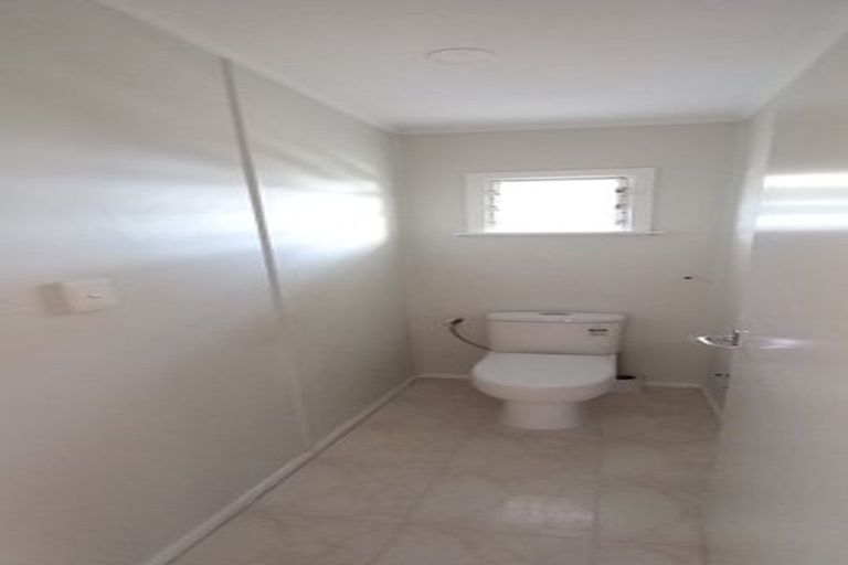 Photo of property in 512 Te Atatu Road, Te Atatu Peninsula, Auckland, 0610