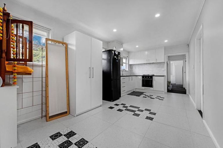 Photo of property in 5 Tui Crescent, Manurewa, Auckland, 2102