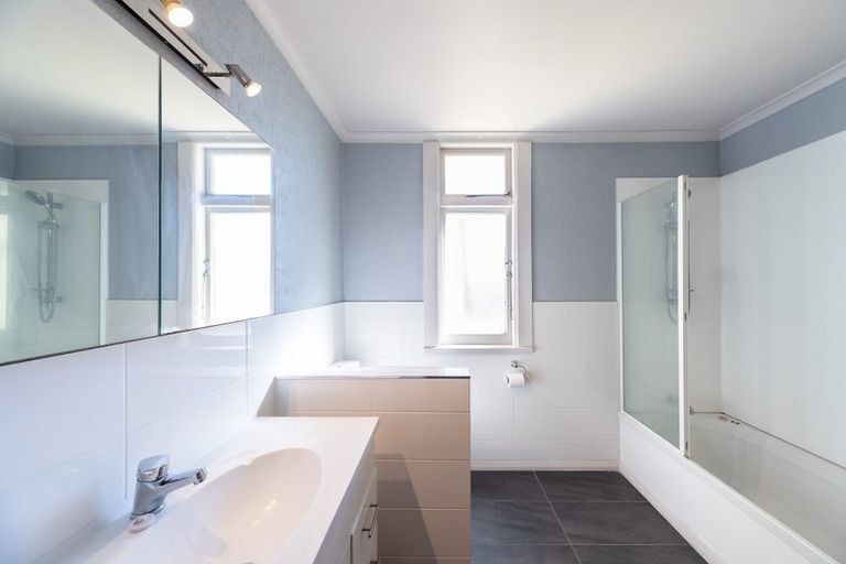 Photo of property in 169 Featherston Street, Palmerston North, 4410