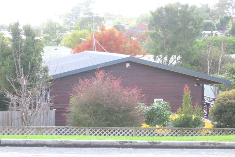 Photo of property in 37 Bay Street, Red Beach, 0932