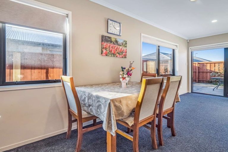 Photo of property in 33 Faringdon Boulevard, Rolleston, 7615