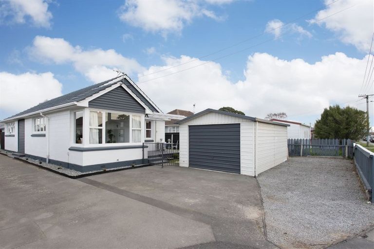 Photo of property in 117 Sawyers Arms Road, Northcote, Christchurch, 8052