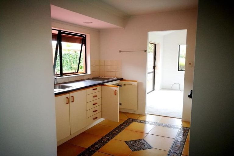 Photo of property in 30 Glucina Avenue, West Harbour, Auckland, 0618