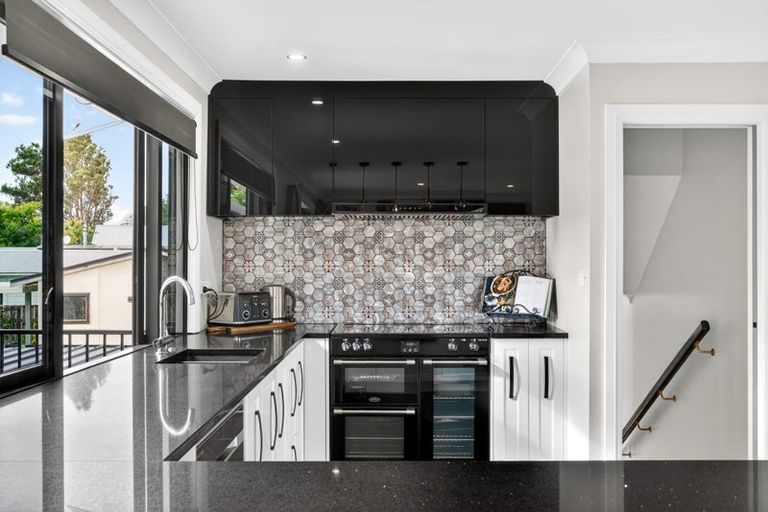 Photo of property in 15-17 Malcolm Street, Martinborough, 5711