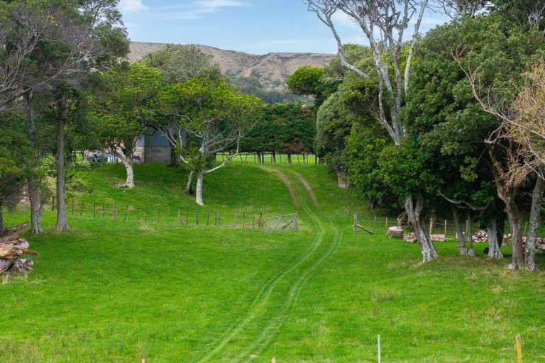 Photo of property in 4 Reikorangi Road, Waikanae, 5036