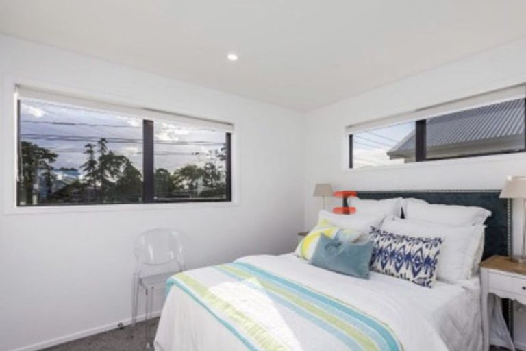 Photo of property in 1/22 Yeovil Road, Te Atatu Peninsula, Auckland, 0610